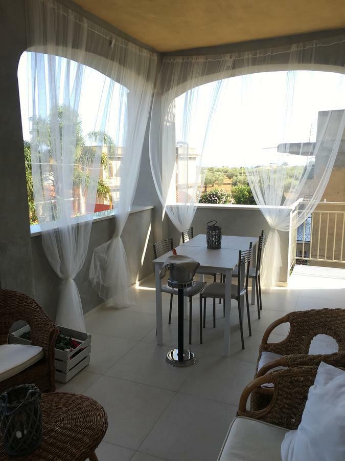 B&B La Via Di Casa Сан-Леоне Экстерьер фото