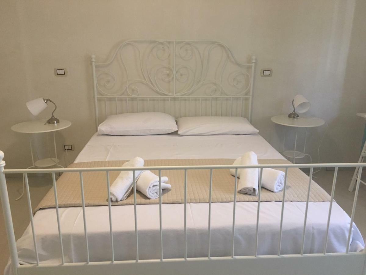 B&B La Via Di Casa Сан-Леоне Экстерьер фото