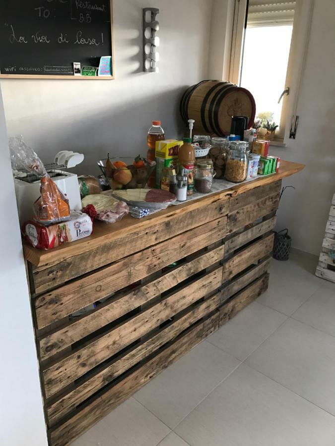 B&B La Via Di Casa Сан-Леоне Экстерьер фото